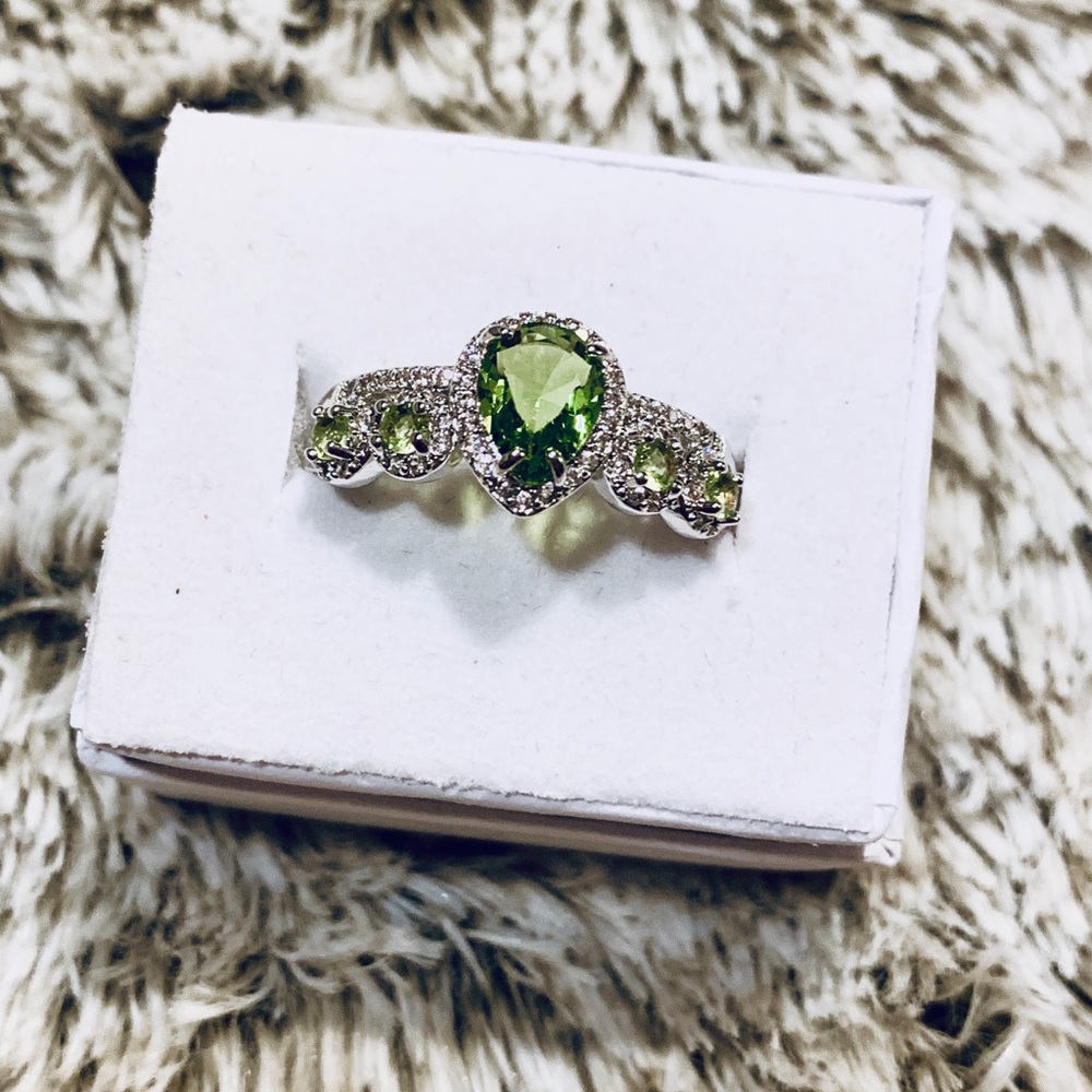 Green Peridot & White Topaz Ring - Size 10